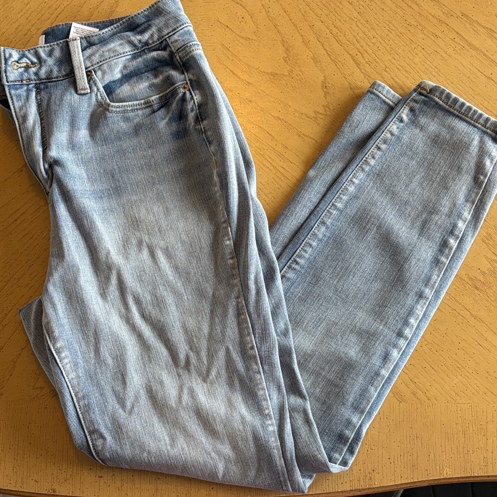 Time and Tru Women's Light Blue Skinny Jeans